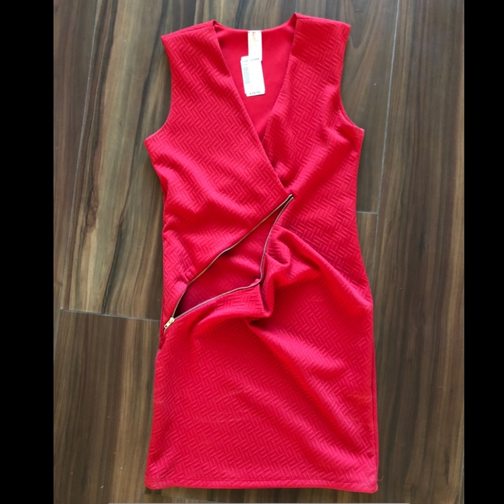 🌹Red Dress🌹 - Picture 3 of 5